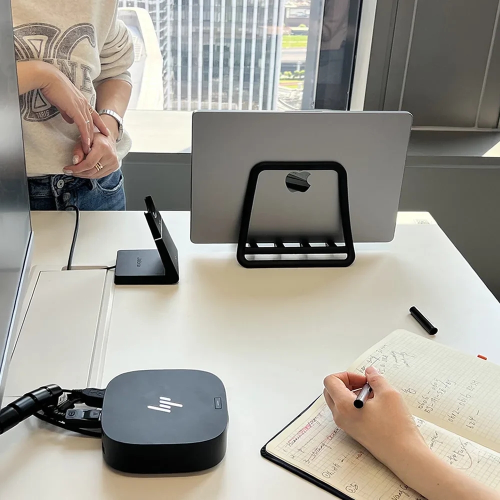 Supporto verticale per noteboo - Mac Laptop Accessories recensione e prezzo